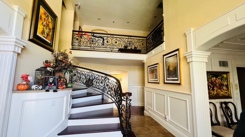 Grand Estate in Canyon Country - Canyon Country, California