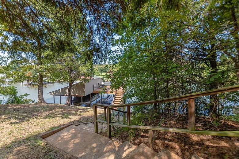 Waterfront Estate on Deep-Water Cove with Sandy Beach - Malakoff, Texas