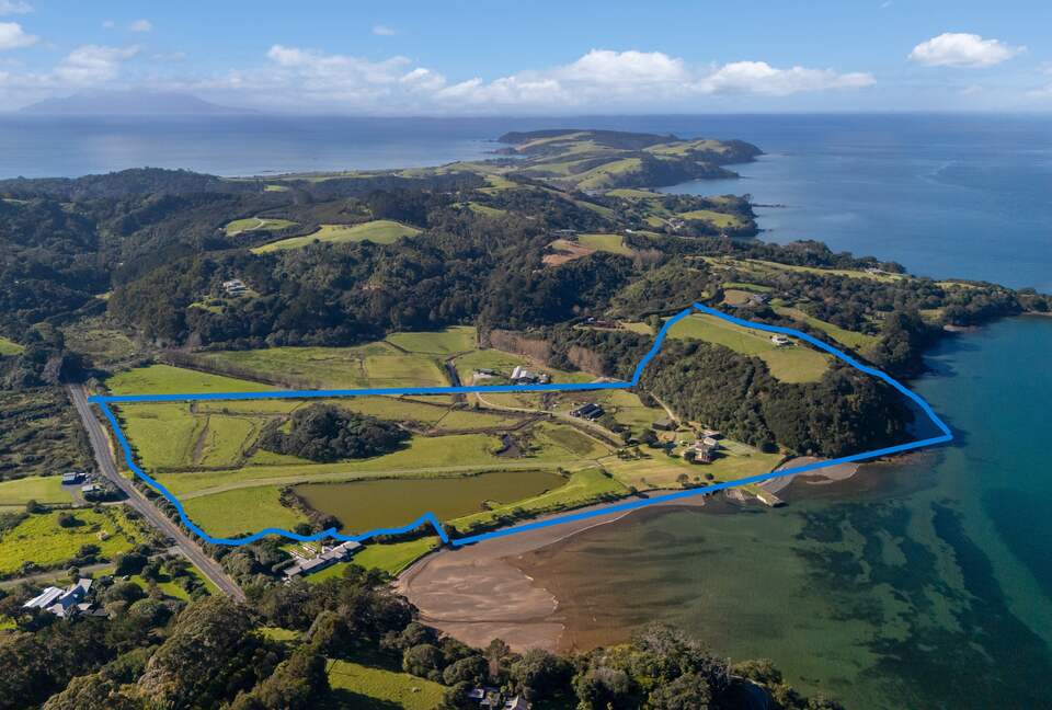 Luxury Beachfront Farm Estate - Matakana, New Zealand