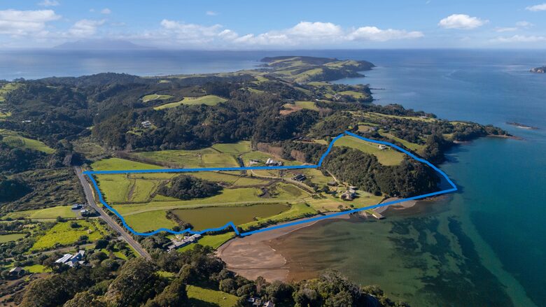 Luxury Beachfront Farm Estate - Matakana, New Zealand