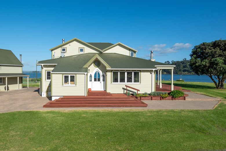 Luxury Beachfront Farm Estate - Matakana, New Zealand