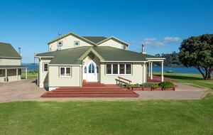 Luxury Beachfront Farm Estate - Matakana, New Zealand