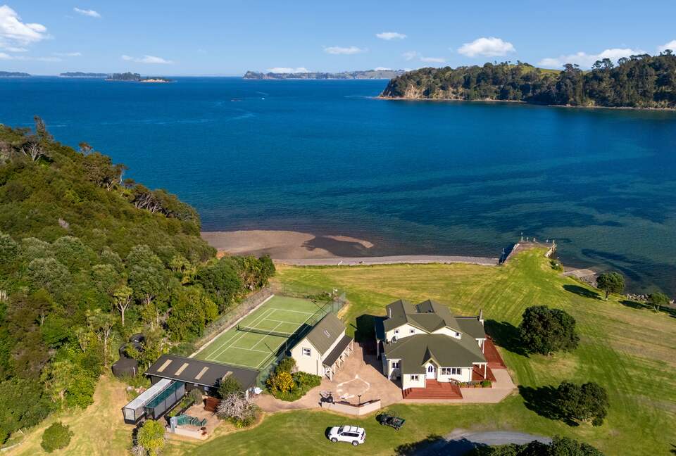 Luxury Beachfront Farm Estate - Matakana, New Zealand