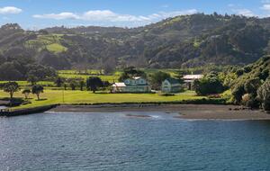 Luxury Beachfront Farm Estate - Matakana, New Zealand