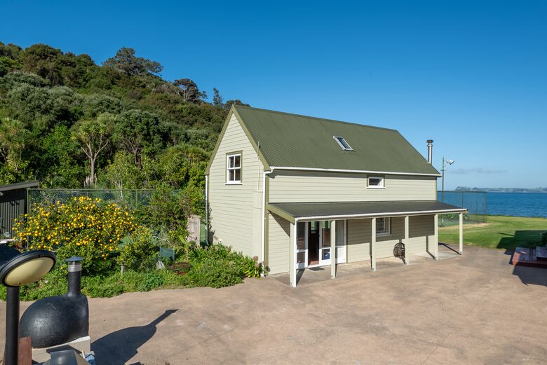 Luxury Beachfront Farm Estate - Matakana, New Zealand