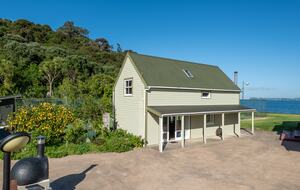 Luxury Beachfront Farm Estate - Matakana, New Zealand