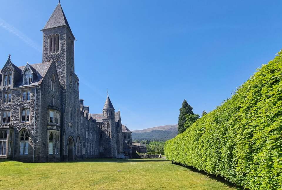 The Abbey Church | A Highland Retreat with Loch Ness Views - Fort Augustus, United Kingdom