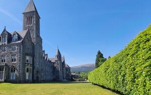 The Abbey Church | A Highland Retreat with Loch Ness Views - Fort Augustus, United Kingdom