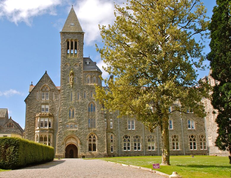 The Abbey Church | A Highland Retreat with Loch Ness Views - Fort Augustus, United Kingdom