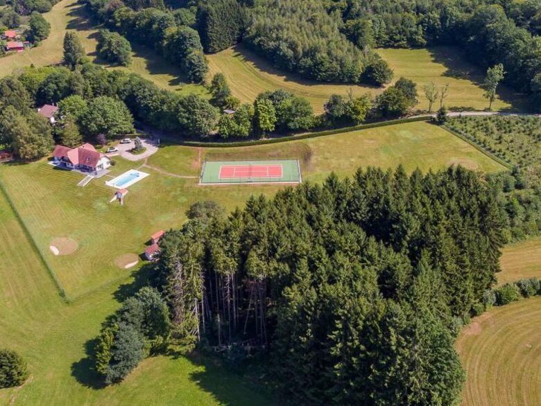 Vosges Estate with Private Tennis & 3-Hole-Golf - Le Saulcy, France