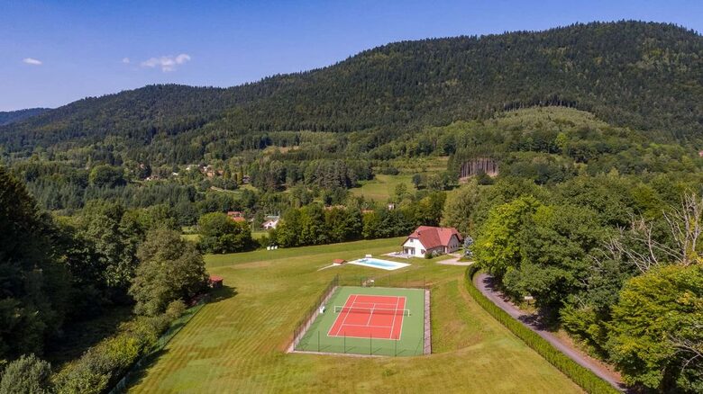 Vosges Estate with Private Tennis & 3-Hole-Golf - Le Saulcy, France