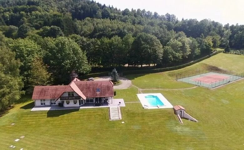 Vosges Estate with Private Tennis & 3-Hole-Golf - Le Saulcy, France