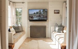 Designer Waterfront Hideaway at Point William - Crane Hill, Alabama