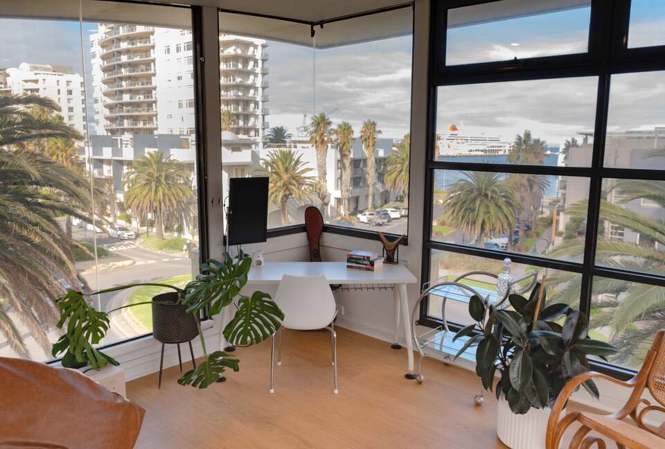 Beacon Vista Sky Retreat - Port Melbourne, Australia