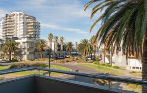Beacon Vista Sky Retreat - Port Melbourne, Australia