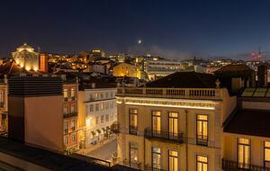 Apartment with Terrace & Pool near Riverfront - Lisbon, Portugal