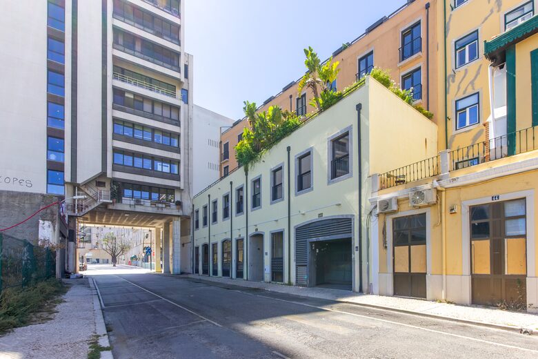 Lisbon Apartment Near Riverfront with Terrace & Pool - Lisbon, Portugal