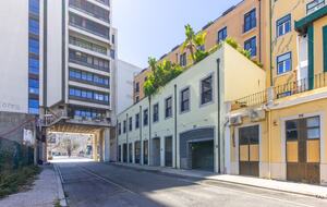 Apartment with Terrace & Pool near Riverfront - Lisbon, Portugal