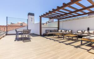 Apartment with Terrace & Pool near Riverfront - Lisbon, Portugal