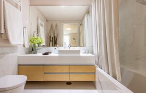Apartment with Terrace & Pool near Riverfront - Lisbon, Portugal