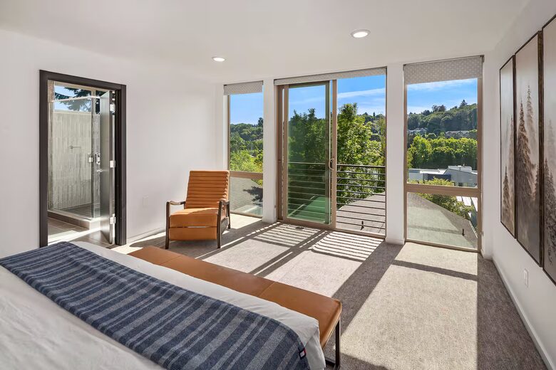 Modern Central District Escape Near Downtown Seattle - Seattle, Washington