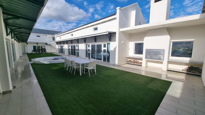 A Coastal Sanctuary with 360-Degree Views - Hermanus, South Africa