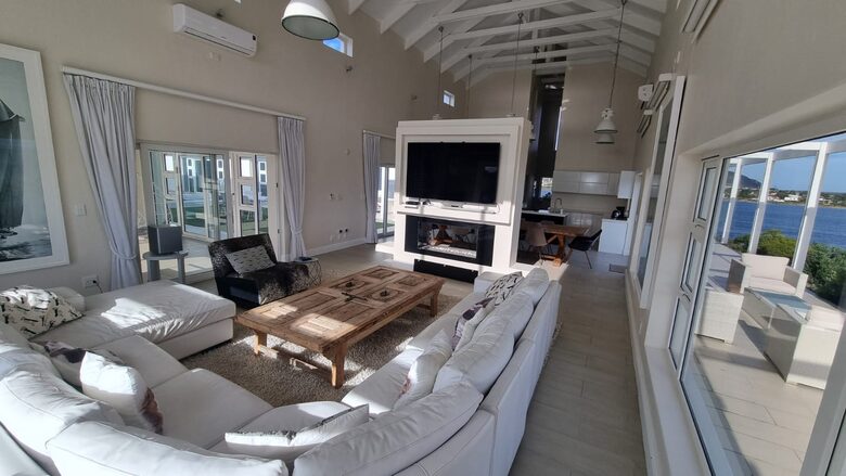 A Coastal Sanctuary with 360-Degree Views - Hermanus, South Africa