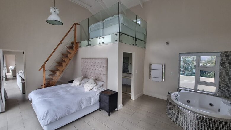 A Coastal Sanctuary with 360-Degree Views - Hermanus, South Africa