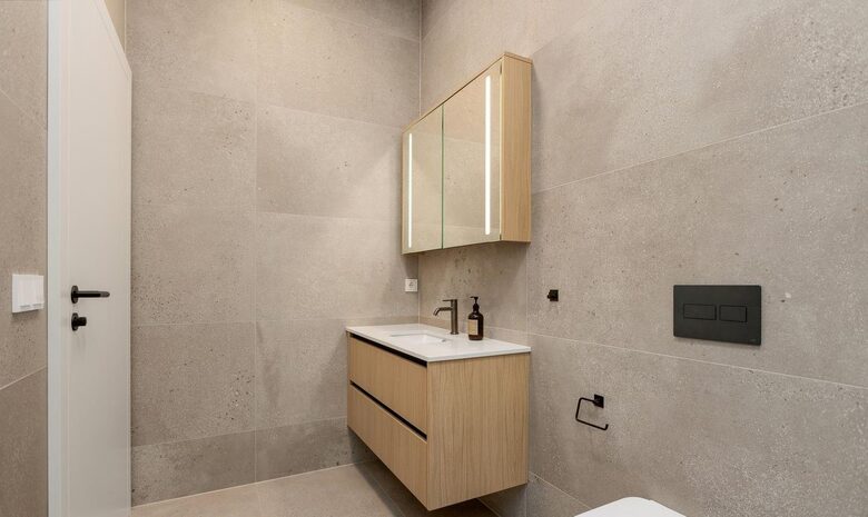 Coastal Penthouse with Panoramic Reykjavík Views - Kópavogsbær, Iceland