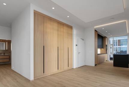 Coastal Penthouse with Panoramic Reykjavík Views - Kópavogsbær, Iceland
