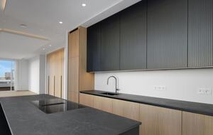 Coastal Penthouse with Panoramic Reykjavík Views - Kópavogsbær, Iceland