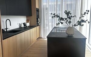 Coastal Penthouse with Panoramic Reykjavík Views - Kópavogsbær, Iceland