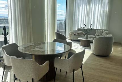 Coastal Penthouse with Panoramic Reykjavík Views - Kópavogsbær, Iceland