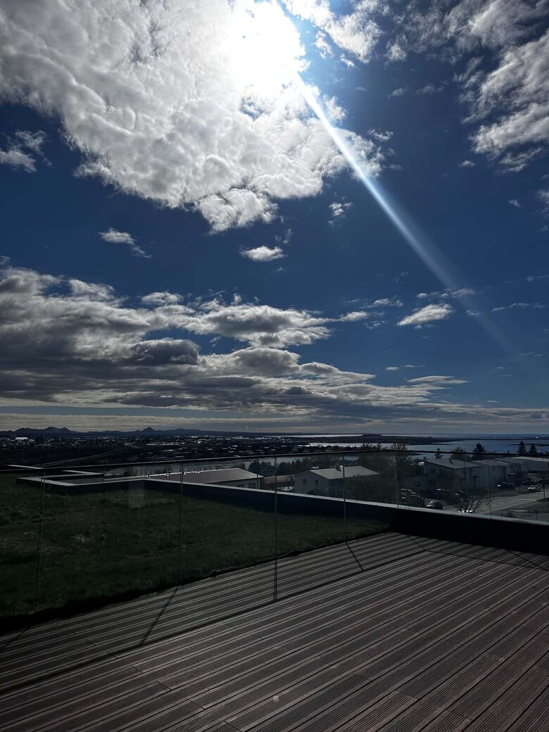 Coastal Penthouse with Panoramic Reykjavík Views - Kópavogsbær, Iceland