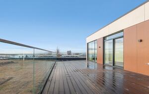 Coastal Penthouse with Panoramic Reykjavík Views - Kópavogsbær, Iceland
