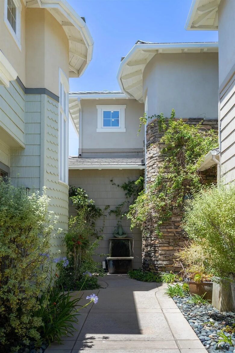 Wellness-Inspired La Jolla Retreat Steps from the Ocean - La Jolla, California