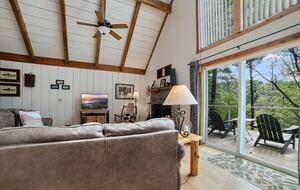 A Refined Highlands Retreat Near Apple Lake - Highlands, North Carolina