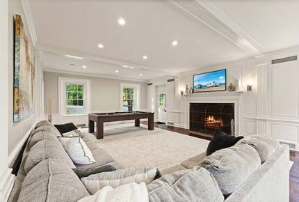 Luxury Historic Manor with Private Trails - Milford, New Jersey