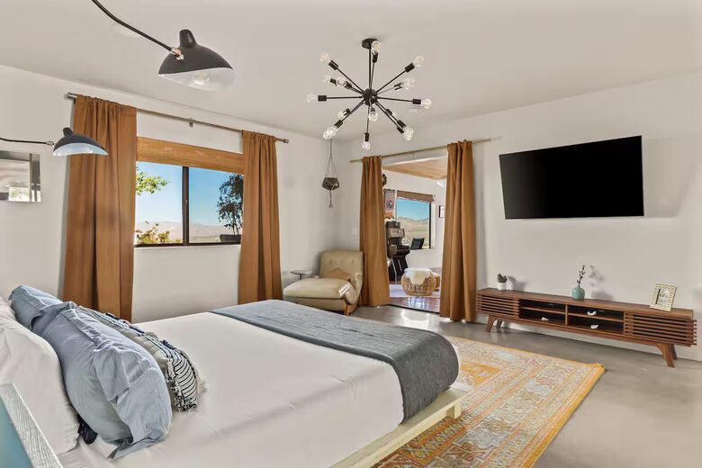 Retro Desert Hideaway on 2.5 Acres Near Joshua Tree - Yucca Valley, California
