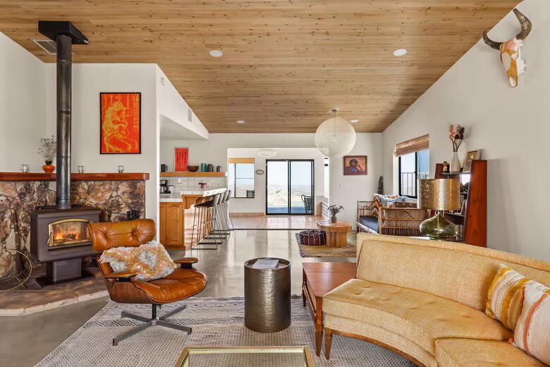 Retro Desert Hideaway on 2.5 Acres Near Joshua Tree - Yucca Valley, California