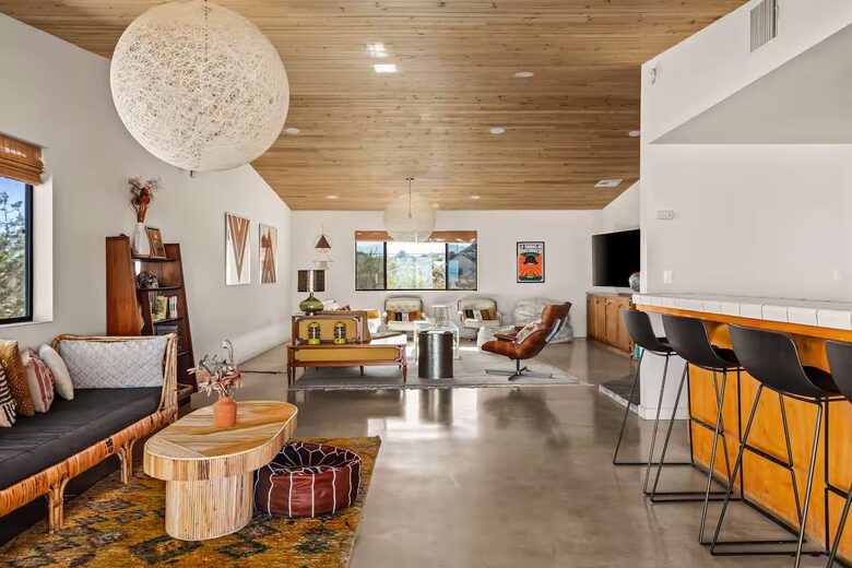 Retro Desert Hideaway on 2.5 Acres Near Joshua Tree - Yucca Valley, California