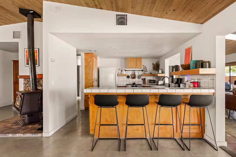 Retro Desert Hideaway on 2.5 Acres Near Joshua Tree - Yucca Valley, California