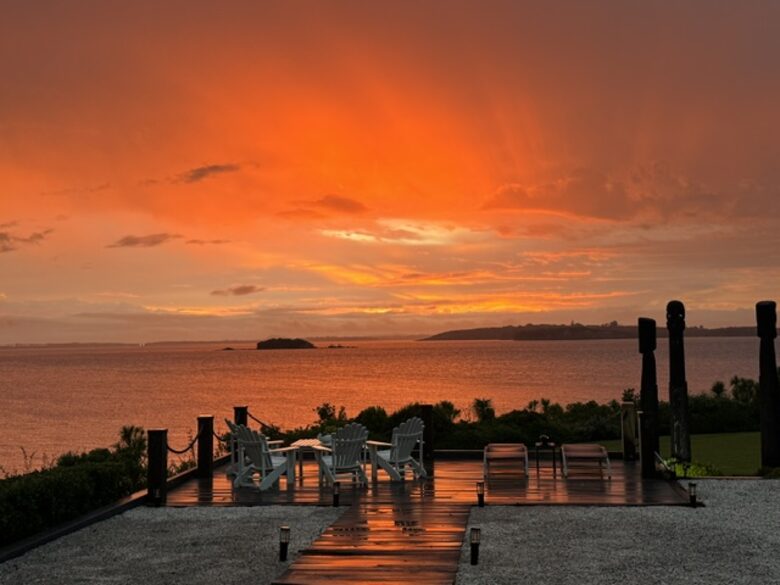 Hei Matau Lodge - Luxury Waiheke Retreat with Private Headland & Oceanfront Setting - Waiheke Island, New Zealand