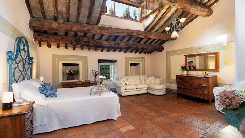 Timeless Elegance in the Tuscan Hills - Arezzo, Italy