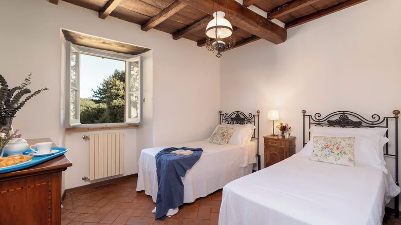 Timeless Elegance in the Tuscan Hills - Arezzo, Italy