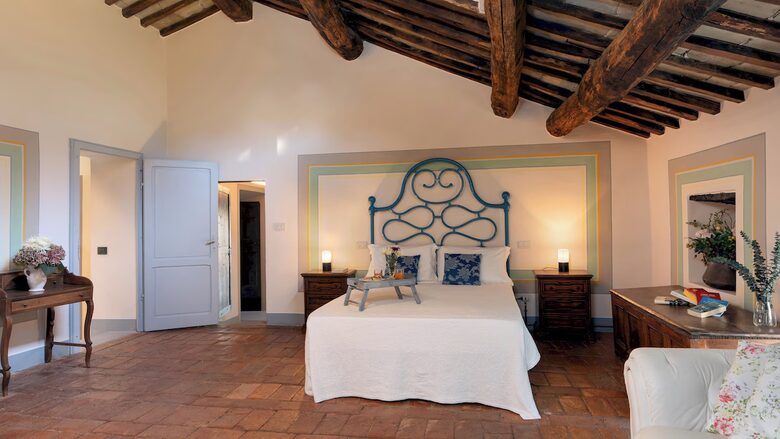 Timeless Elegance in the Tuscan Hills - Arezzo, Italy