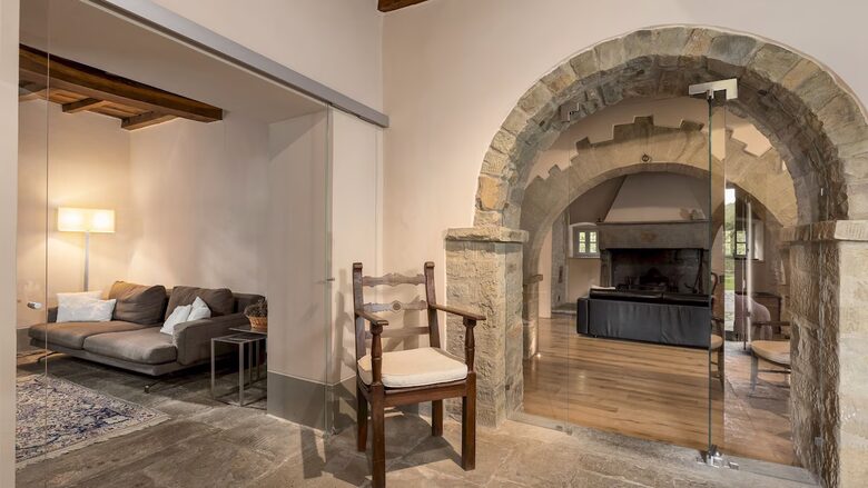 Timeless Elegance in the Tuscan Hills - Arezzo, Italy