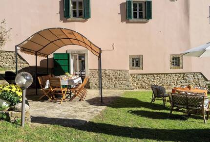 Timeless Elegance in the Tuscan Hills - Arezzo, Italy