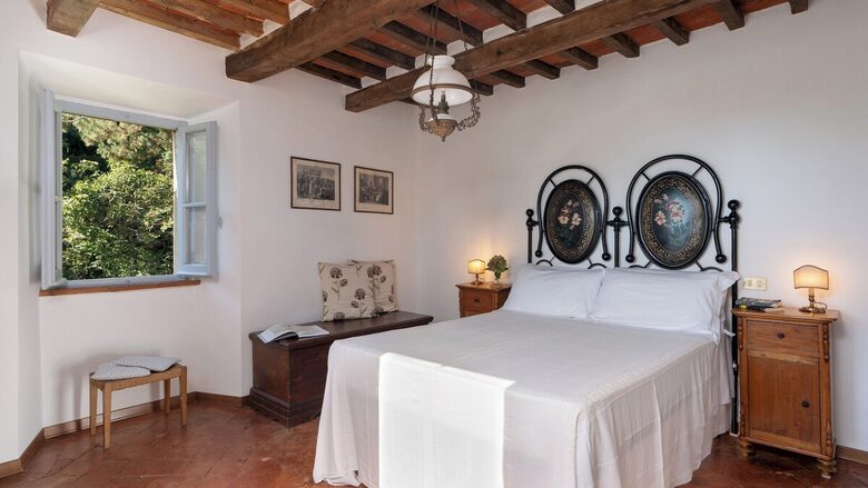 Timeless Elegance in the Tuscan Hills - Arezzo, Italy