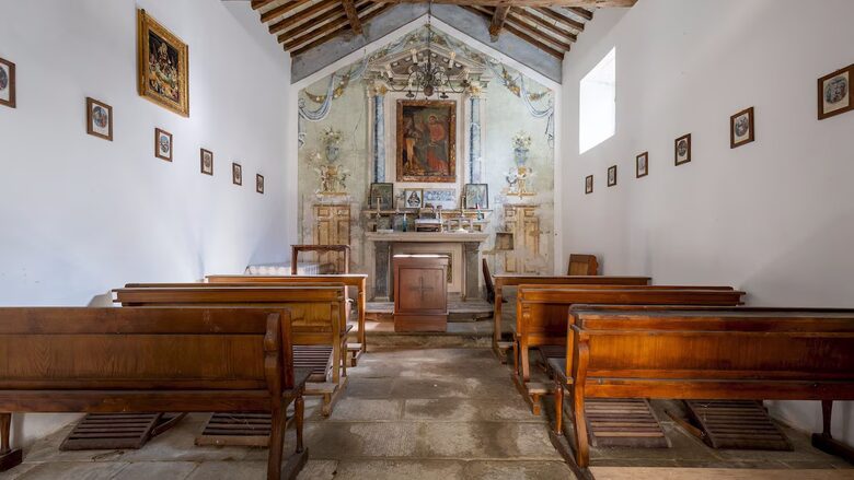Timeless Elegance in the Tuscan Hills - Arezzo, Italy